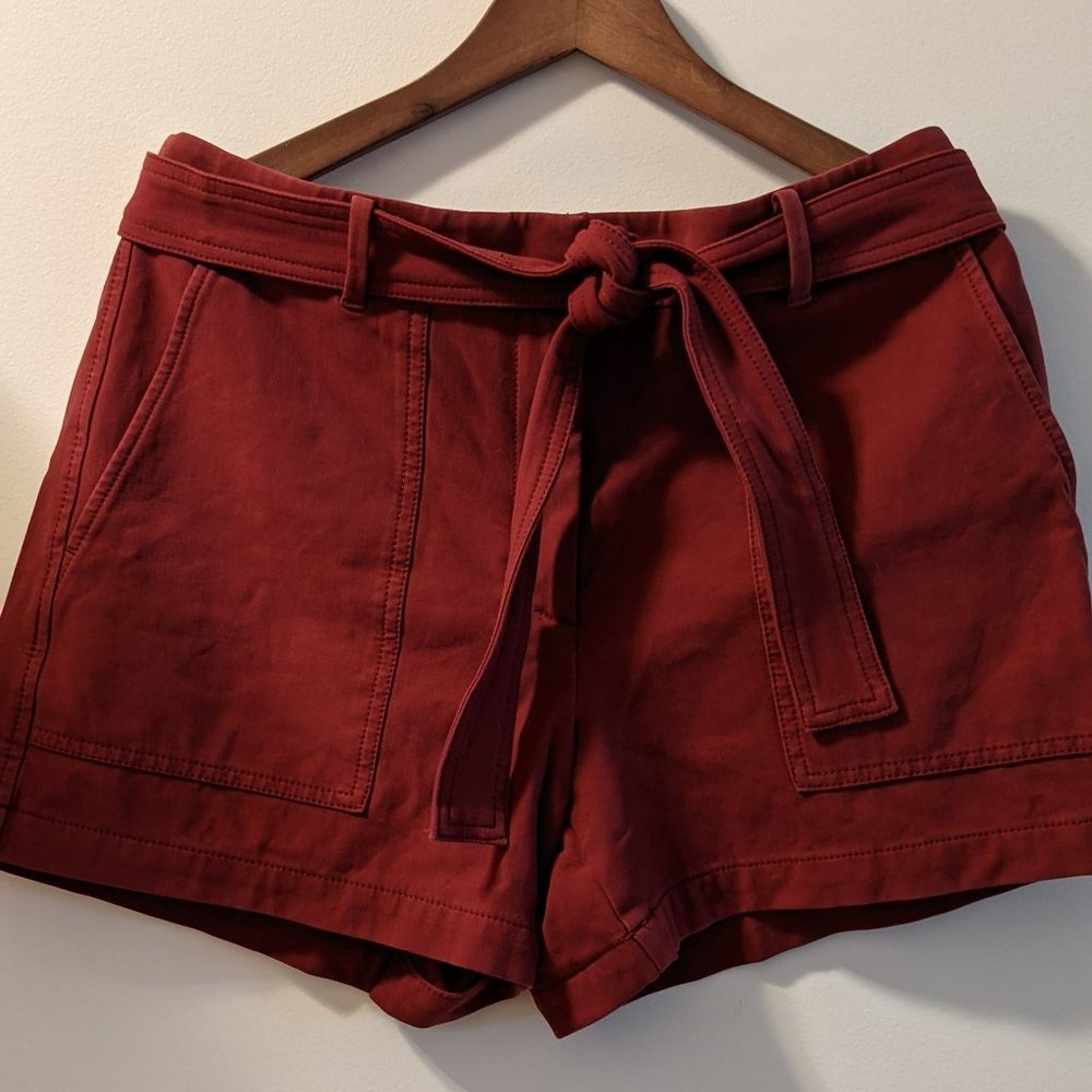 LOFT 4" Shorts in Maroon